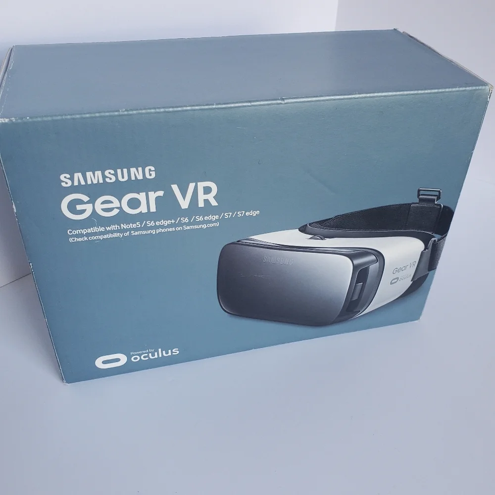 Samsung Gear VR, Virtual Reality Headset, Powered by Oculus
